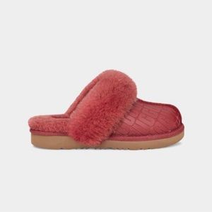 Uggs kids size 5 fits women’s 6.5/7